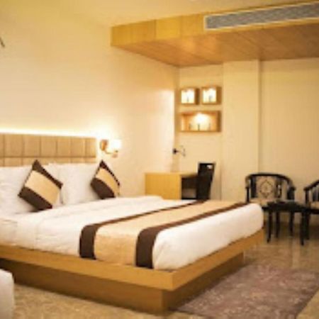 Hotel Aditya Residency Bhopál Kültér fotó